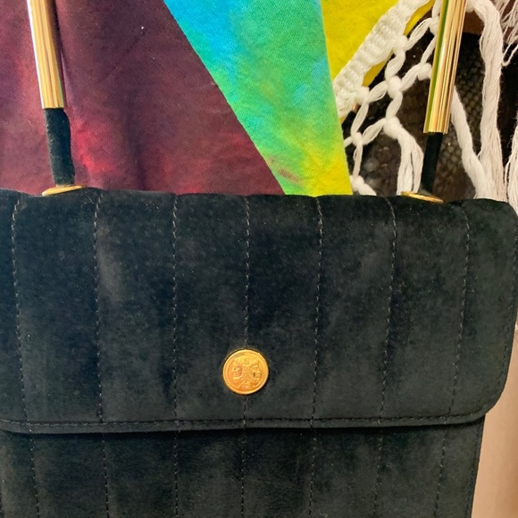 Fendi black suede crossbody bag. Authenticated - Picture 4 of 9